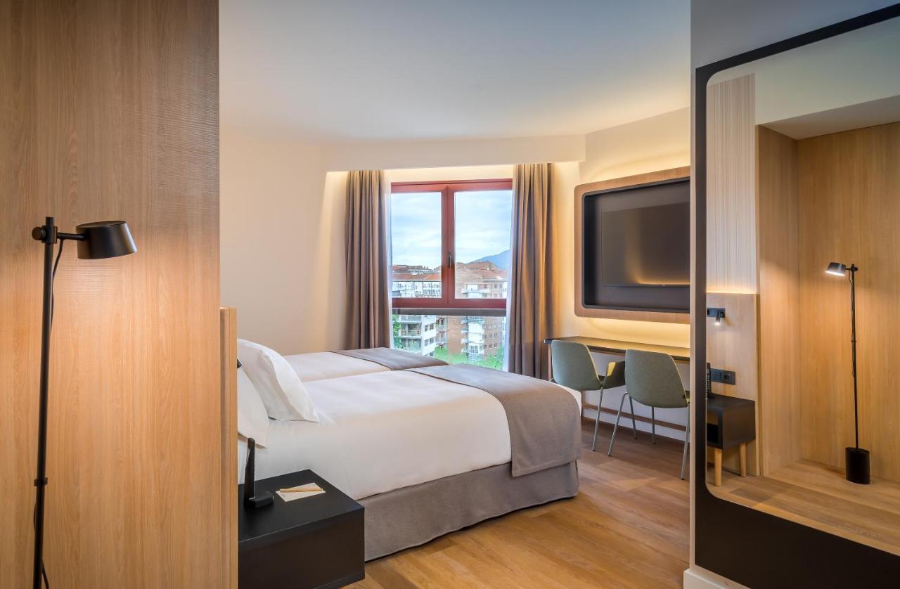 Occidental Pamplona Hotel Kültér fotó