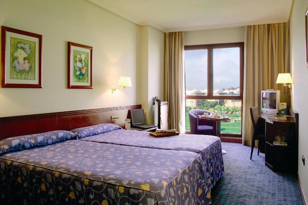 Occidental Pamplona Hotel Kültér fotó